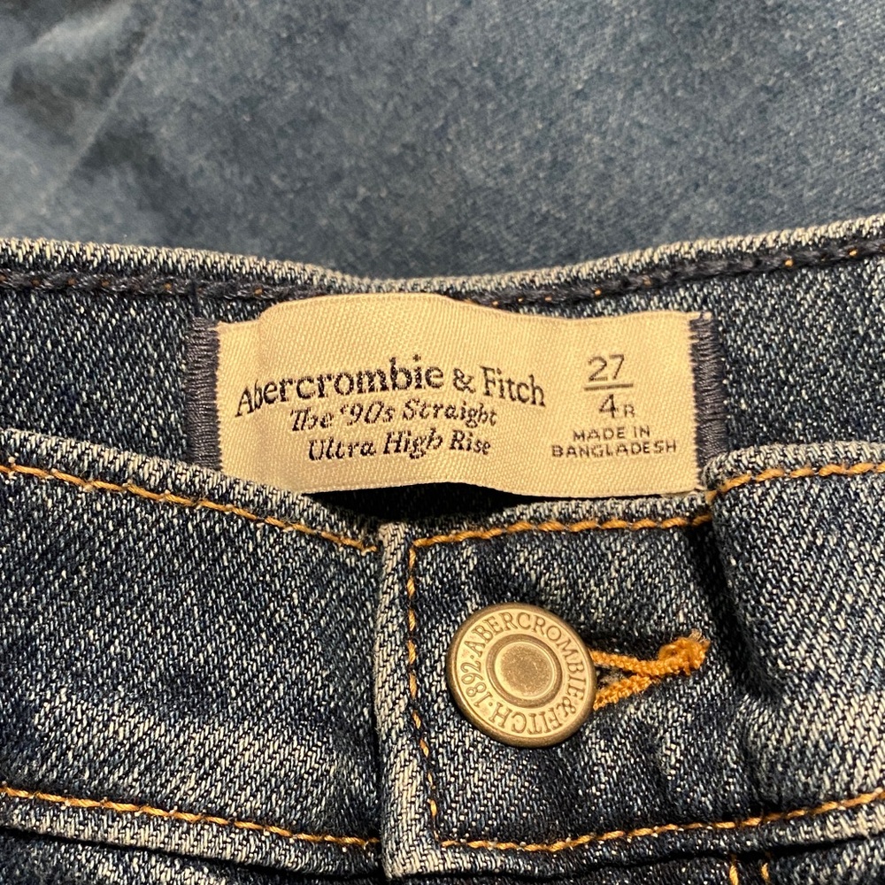 Abercrombie & Fitch 90s Straight Ultra High Rise Jeans